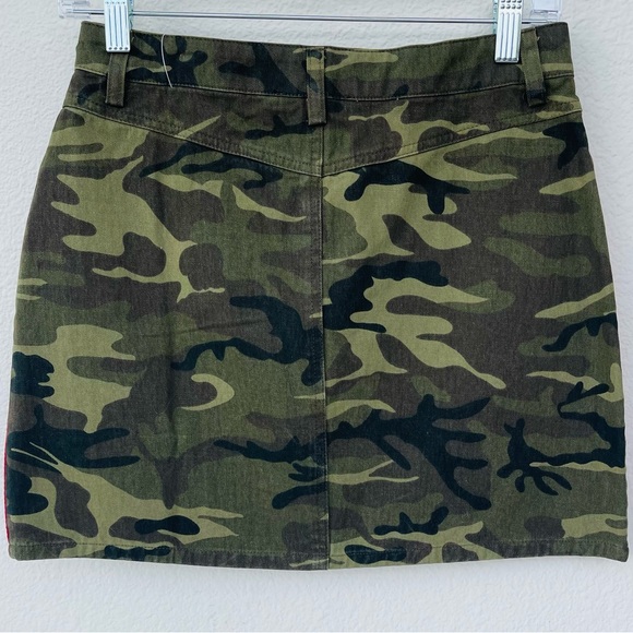 NWT! Forever 21 Camouflage Denim Jean Skirt Red Tuxedo Striping Size Small - Picture 6 of 6